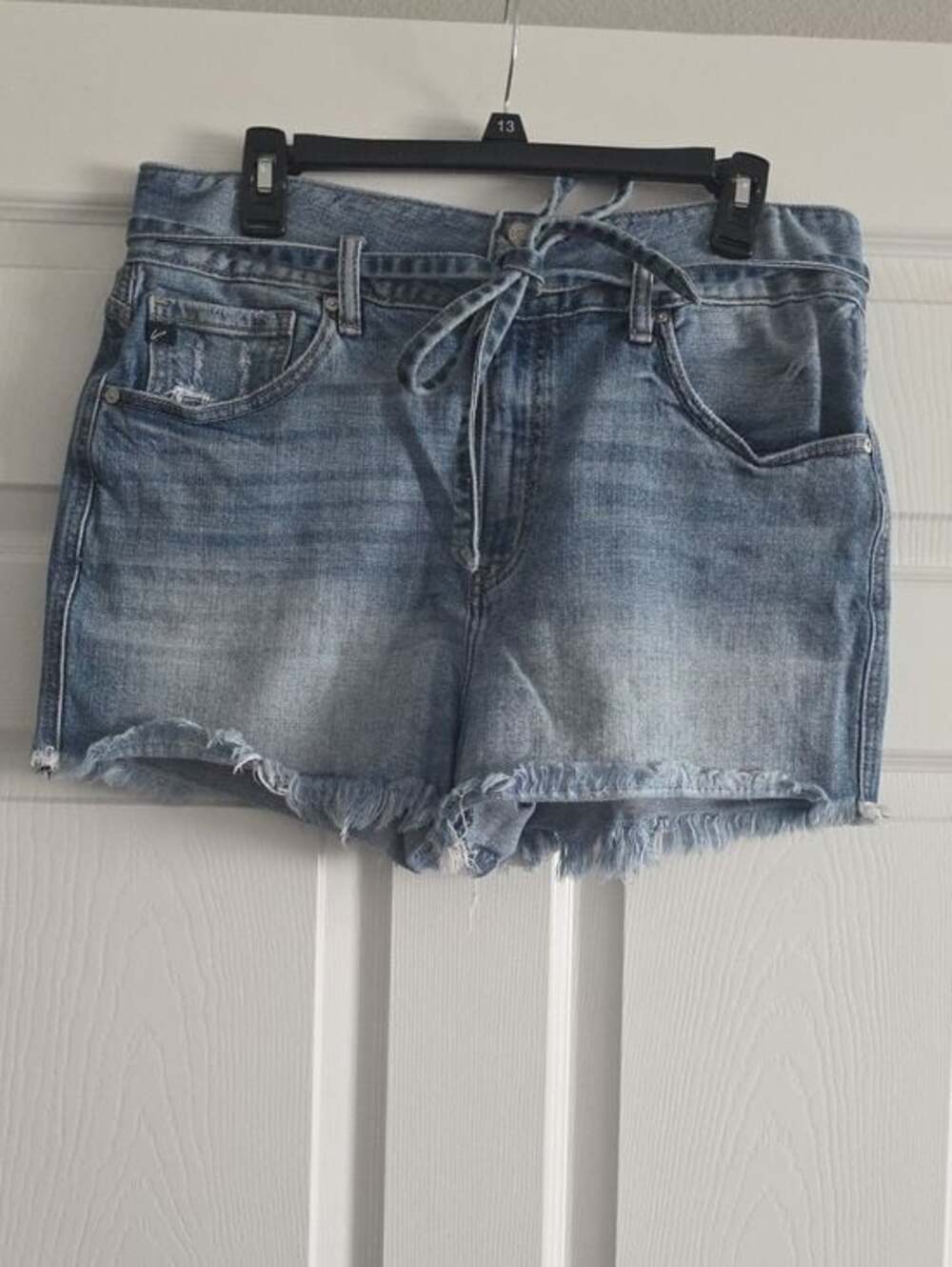 KanCan High Rise Double Waistband Belted Frayed Denim Shorts Medium Wash Size 30